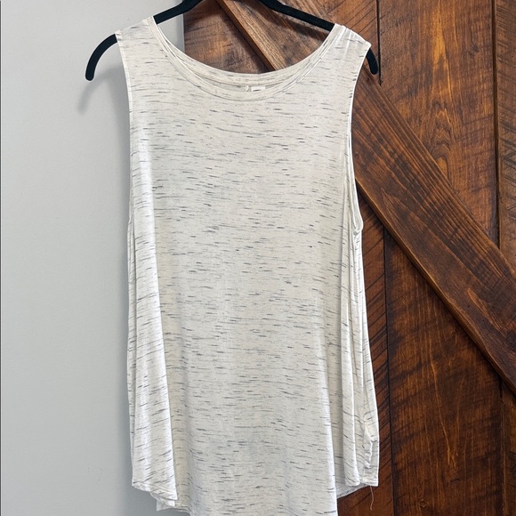 Old Navy Tops - Old Navy Speckled Cream Tank Top